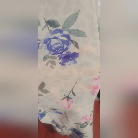 Fairy Tale Romance Kimono. Size Large. - Picture 7 of 7